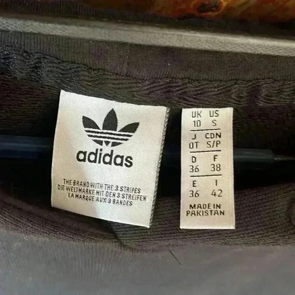 Unisex Adidas sweatshirt. Size small. Missing drawstring on hood. - Picture 2 of 3